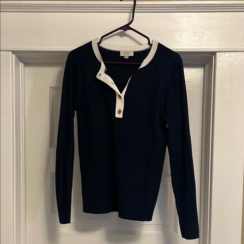 LOFT Navy Blue and White Women's Sweater